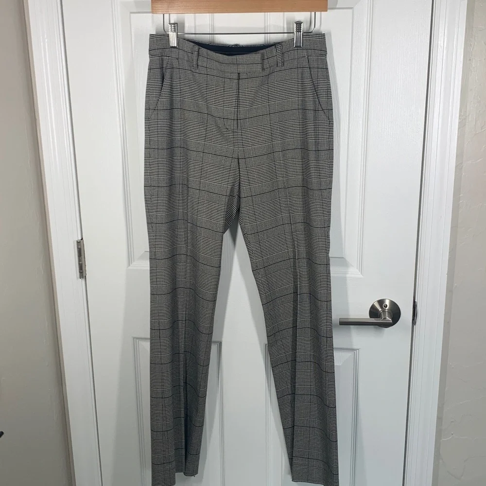 Anne Klein plaid and houndstooth print black and gray 2 piece suit size 2